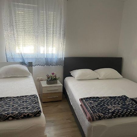 Apartmani Zuti เนอุม ภายนอก รูปภาพ