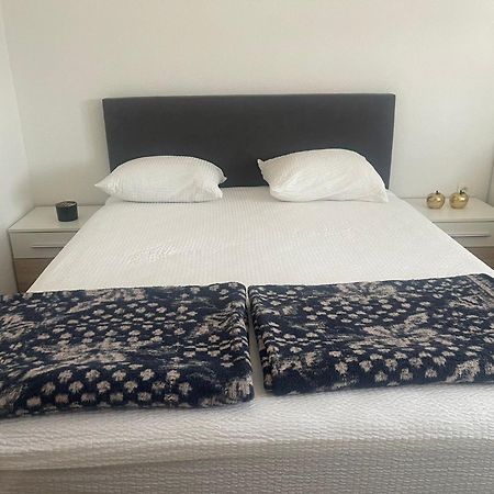 Apartmani Zuti เนอุม ภายนอก รูปภาพ