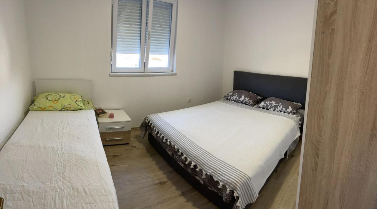Apartmani Zuti เนอุม ภายนอก รูปภาพ