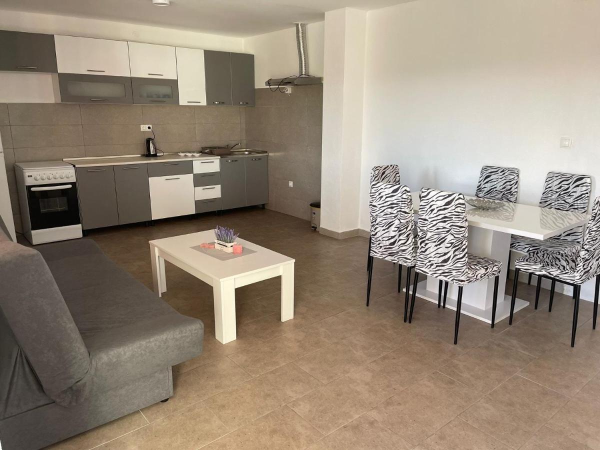 Apartmani Zuti เนอุม ภายนอก รูปภาพ