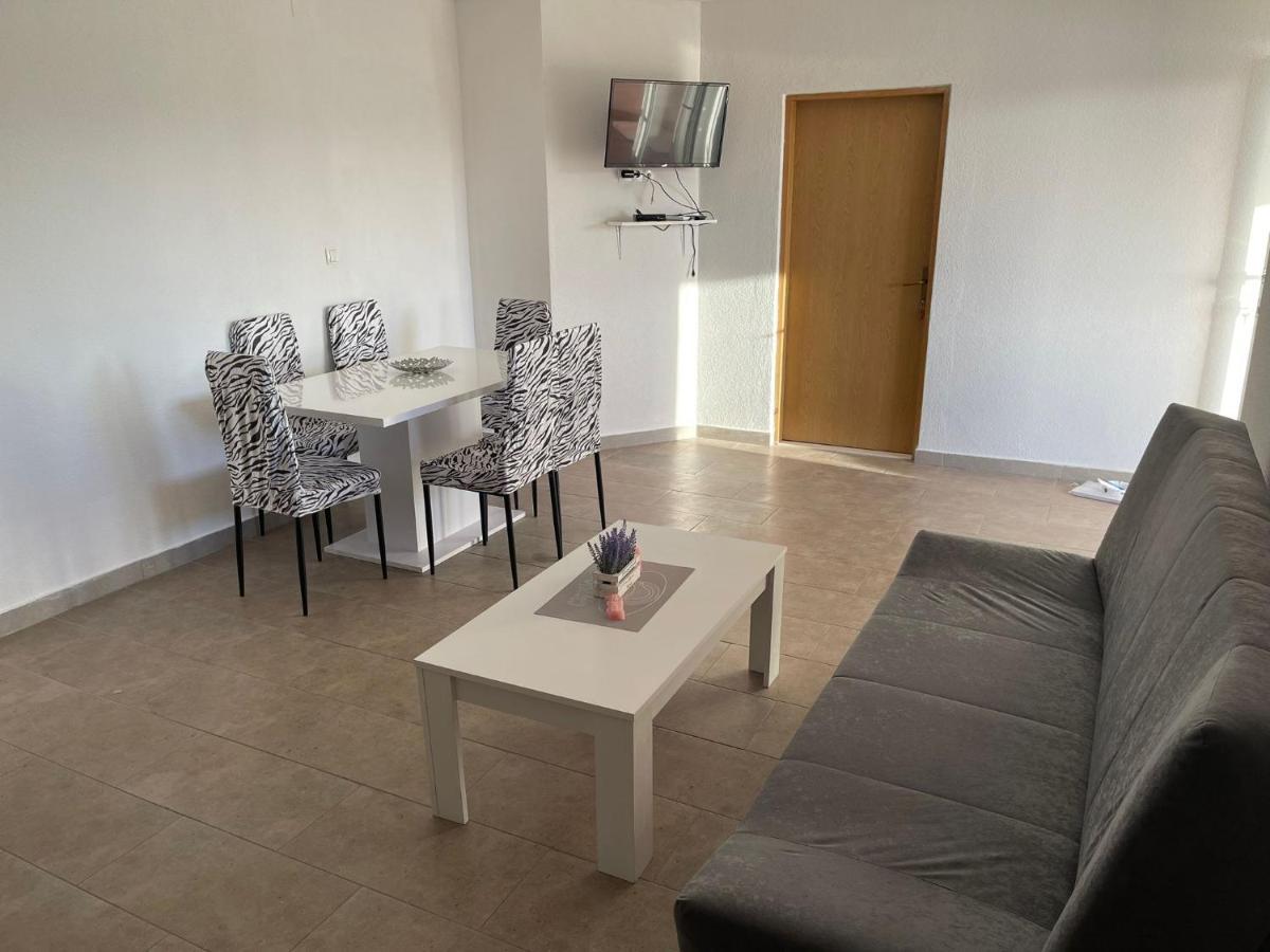 Apartmani Zuti เนอุม ภายนอก รูปภาพ