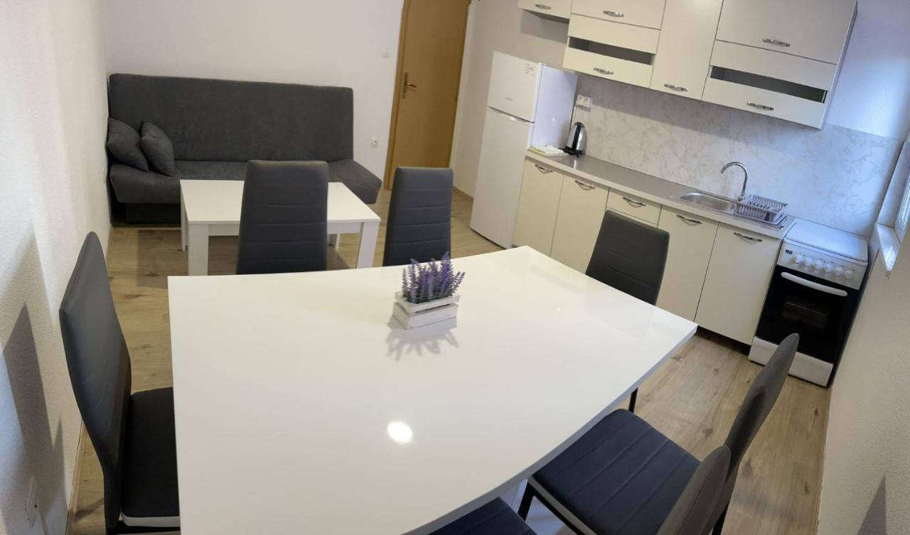 Apartmani Zuti เนอุม ภายนอก รูปภาพ